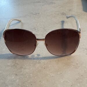 Jessica Simpson sunglasses